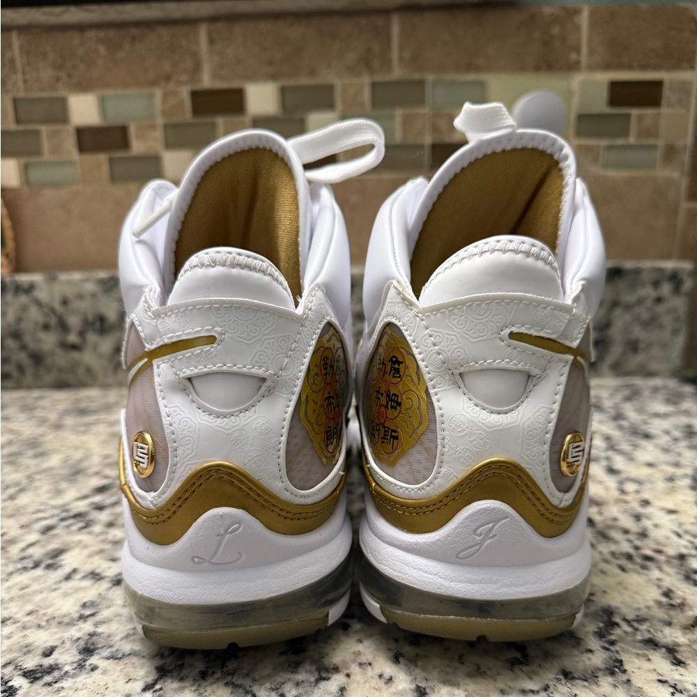 Nike LeBron 7 “China Moon” 2020 CU5646-100 Size 9 - Picture 4 of 12